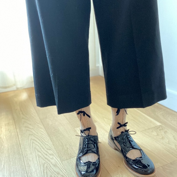 Black enamel brogue with cutout details sz 7.5 - Picture 10 of 11